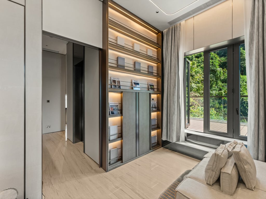 https://img.propertyraptor.com/cdn-cgi/imagedelivery/KD5bF_AFL0JDTbKLWF7z9g/ap8/ap8_001/hornet/prp/img/ca514297b5b6d10379568c60582086a4.jpg/public