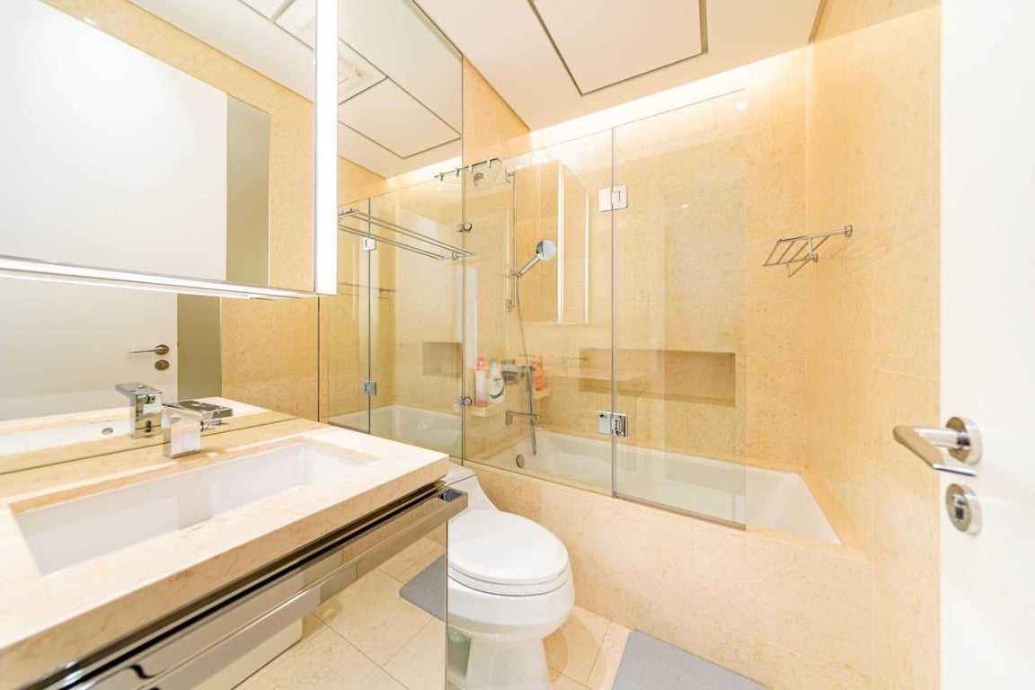 https://img.propertyraptor.com/cdn-cgi/imagedelivery/KD5bF_AFL0JDTbKLWF7z9g/ap8/ap8_001/hornet/prp/img/ca51d6ddf28015b2f148012982890669-wtm.jpg/public