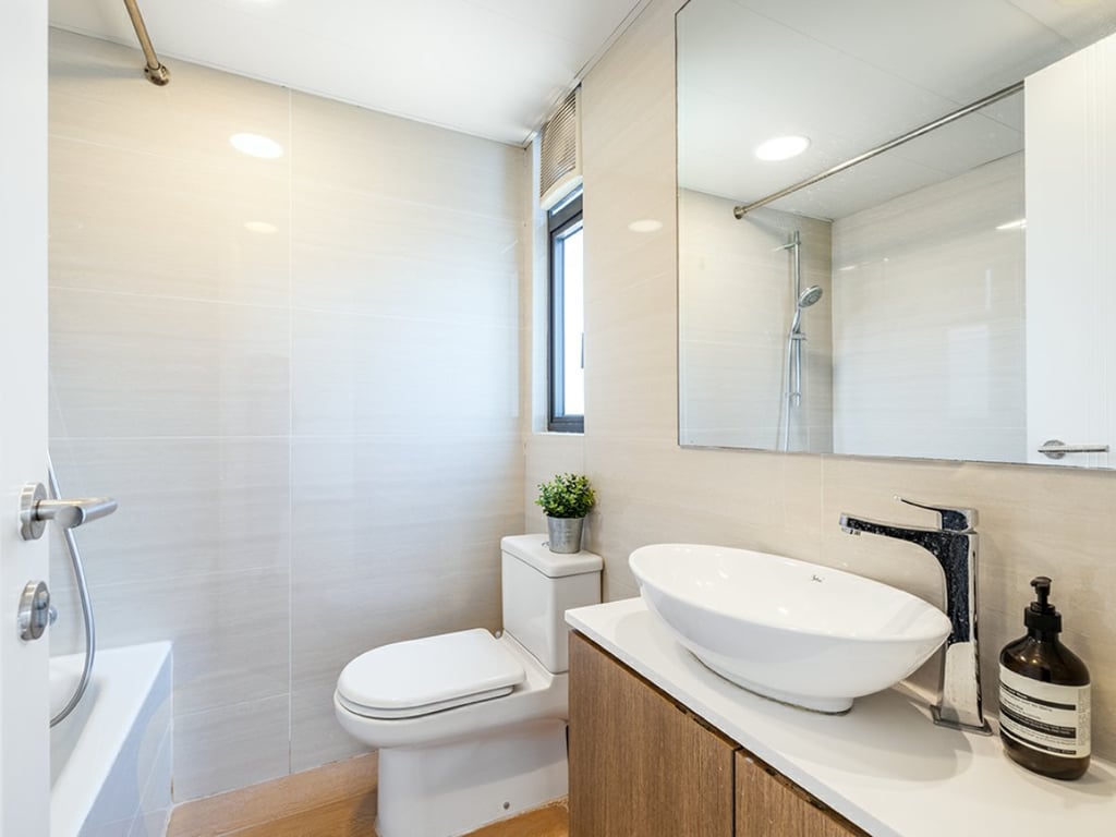https://img.propertyraptor.com/cdn-cgi/imagedelivery/KD5bF_AFL0JDTbKLWF7z9g/ap8/ap8_001/hornet/prp/img/ca9917feed515017de0cd22df5636787.jpg/public