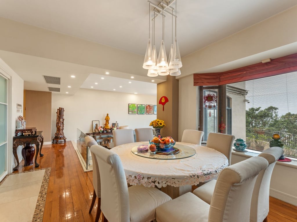 https://img.propertyraptor.com/cdn-cgi/imagedelivery/KD5bF_AFL0JDTbKLWF7z9g/ap8/ap8_001/hornet/prp/img/cad92f98d98a0f97078c6a350f340f91-wtm.jpg/public