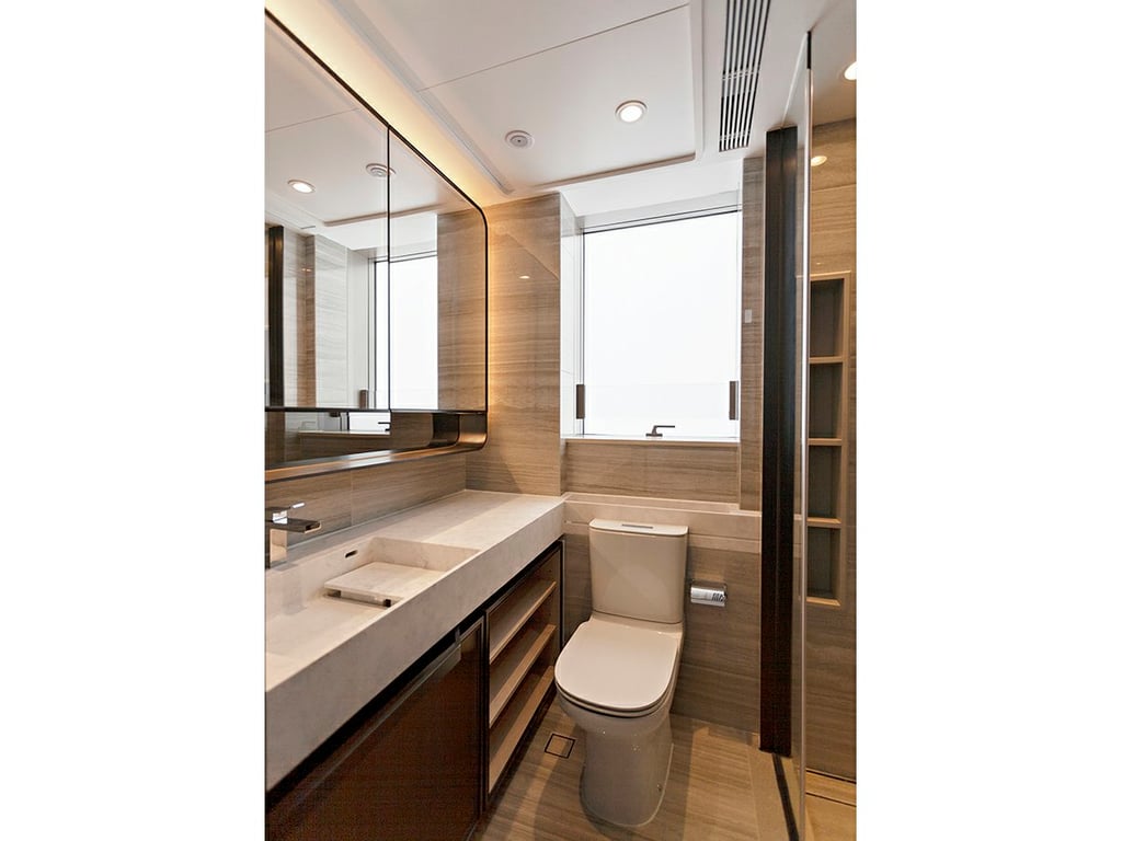 https://img.propertyraptor.com/cdn-cgi/imagedelivery/KD5bF_AFL0JDTbKLWF7z9g/ap8/ap8_001/hornet/prp/img/cae2b2b904687c7b557c83bc8fc3f92f.jpg/public