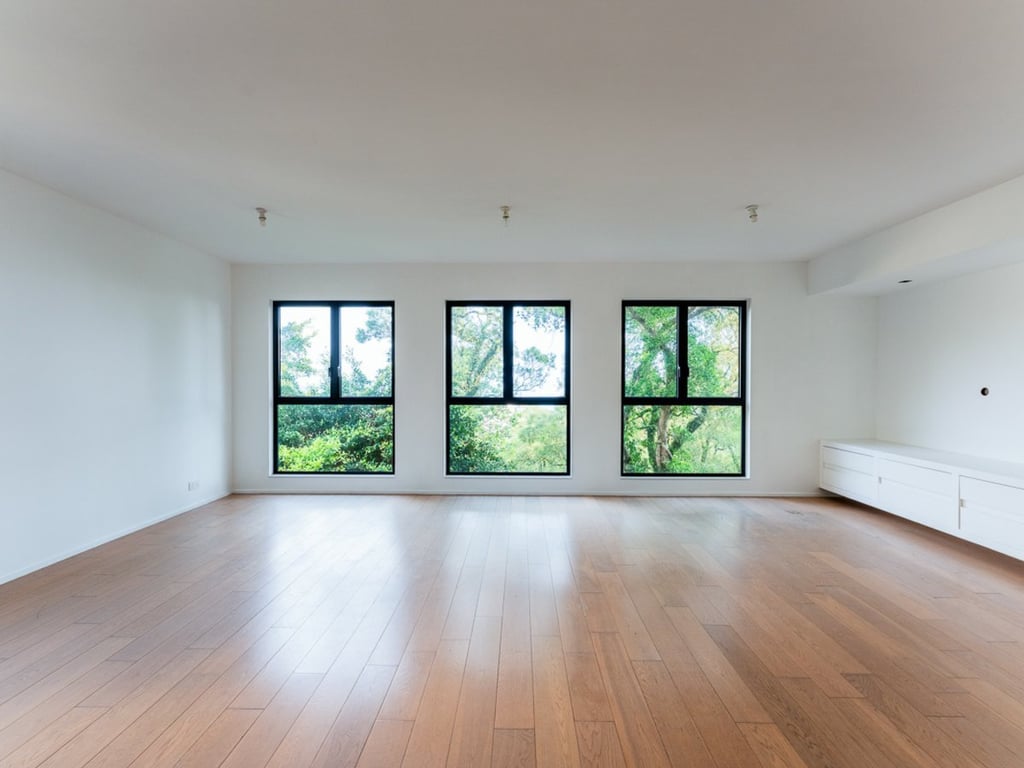https://img.propertyraptor.com/cdn-cgi/imagedelivery/KD5bF_AFL0JDTbKLWF7z9g/ap8/ap8_001/hornet/prp/img/cae44d986531715598c0392137e58fd6.jpg/public