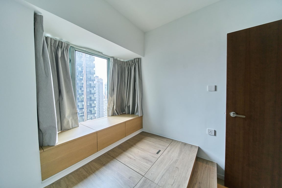 https://img.propertyraptor.com/cdn-cgi/imagedelivery/KD5bF_AFL0JDTbKLWF7z9g/ap8/ap8_001/hornet/prp/img/cae7642caab181b69404db18d4f9f88b-wtm.jpg/public