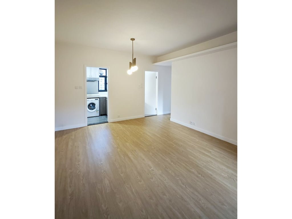 https://img.propertyraptor.com/cdn-cgi/imagedelivery/KD5bF_AFL0JDTbKLWF7z9g/ap8/ap8_001/hornet/prp/img/cb832d455c5dbd266d0176328aab2e93.jpg/public
