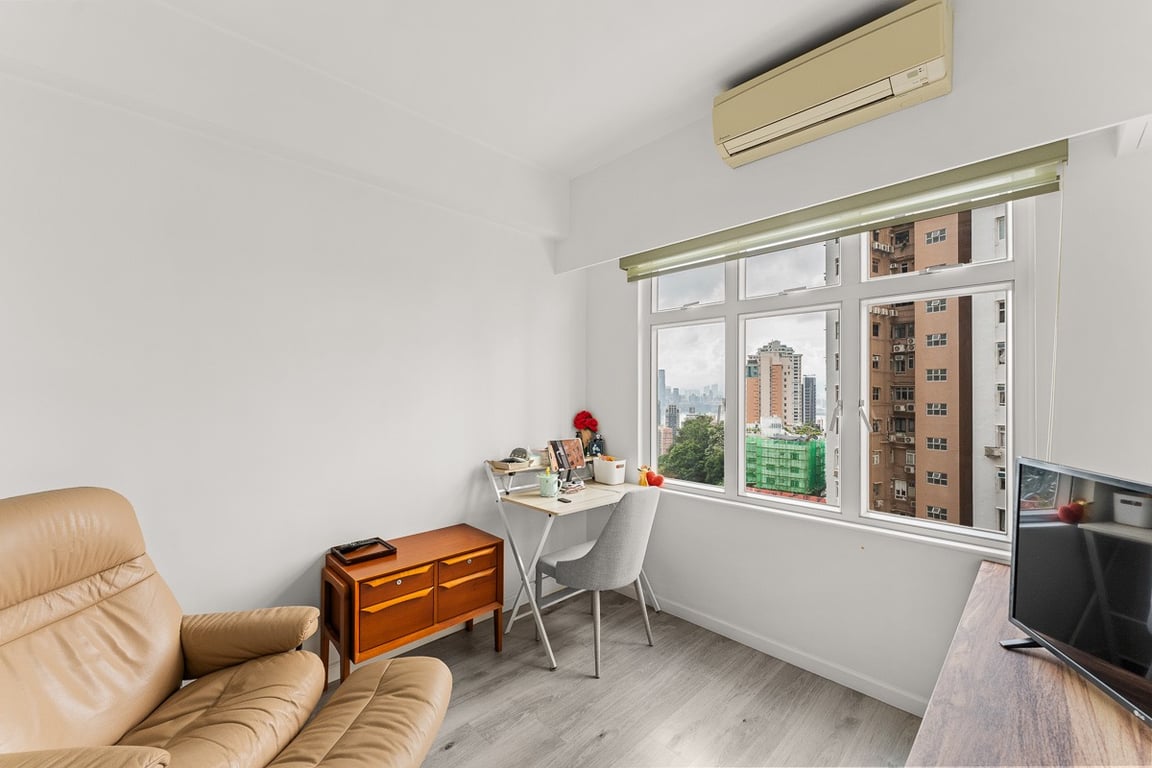 https://img.propertyraptor.com/cdn-cgi/imagedelivery/KD5bF_AFL0JDTbKLWF7z9g/ap8/ap8_001/hornet/prp/img/cbc063083379e4f2b9b98479789c41be-wtm.jpg/public