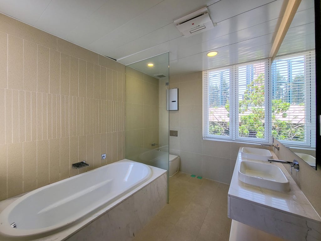 https://img.propertyraptor.com/cdn-cgi/imagedelivery/KD5bF_AFL0JDTbKLWF7z9g/ap8/ap8_001/hornet/prp/img/cc04898f788b0bbf74e9408b751af859-wtm.jpg/public