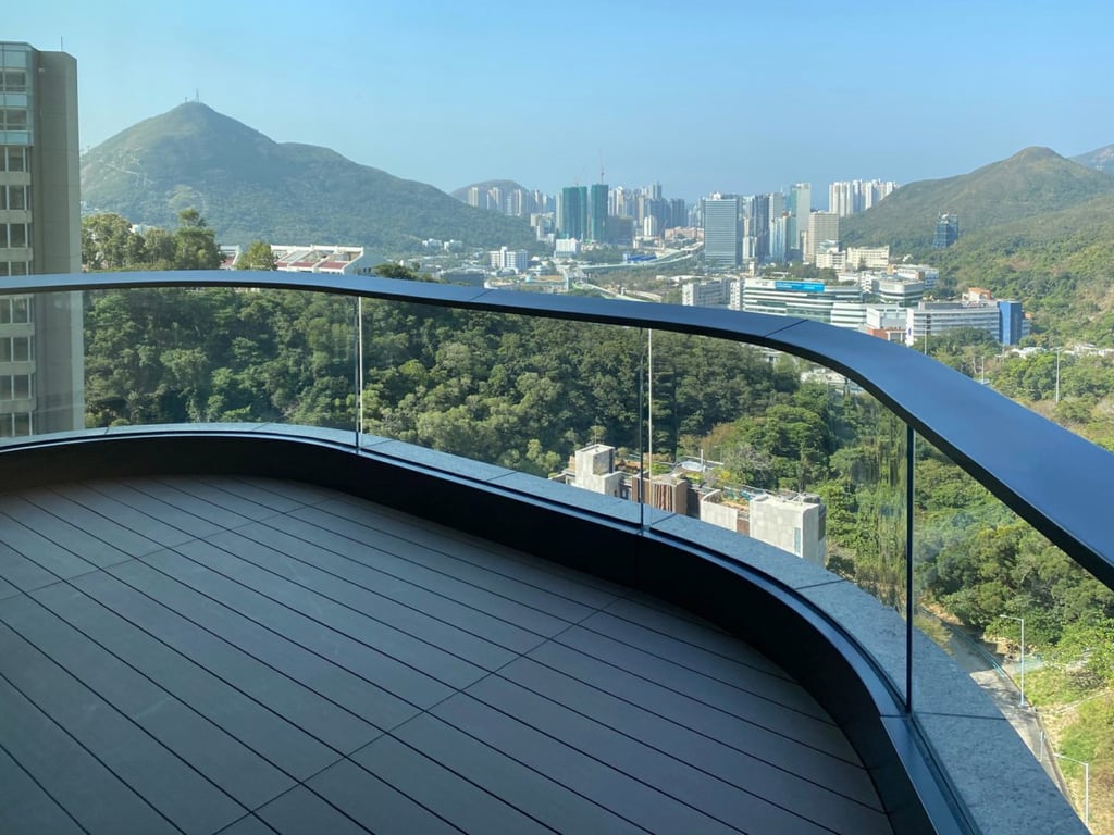 https://img.propertyraptor.com/cdn-cgi/imagedelivery/KD5bF_AFL0JDTbKLWF7z9g/ap8/ap8_001/hornet/prp/img/cc0eb43a1ba99f00928a458ea9b4f844.jpg/public