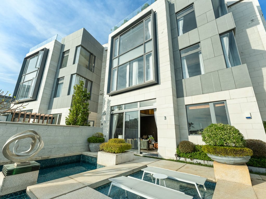 https://img.propertyraptor.com/cdn-cgi/imagedelivery/KD5bF_AFL0JDTbKLWF7z9g/ap8/ap8_001/hornet/prp/img/cc108f2b3a1633bf9e1c53f8d48dcf94-wtm.jpg/public