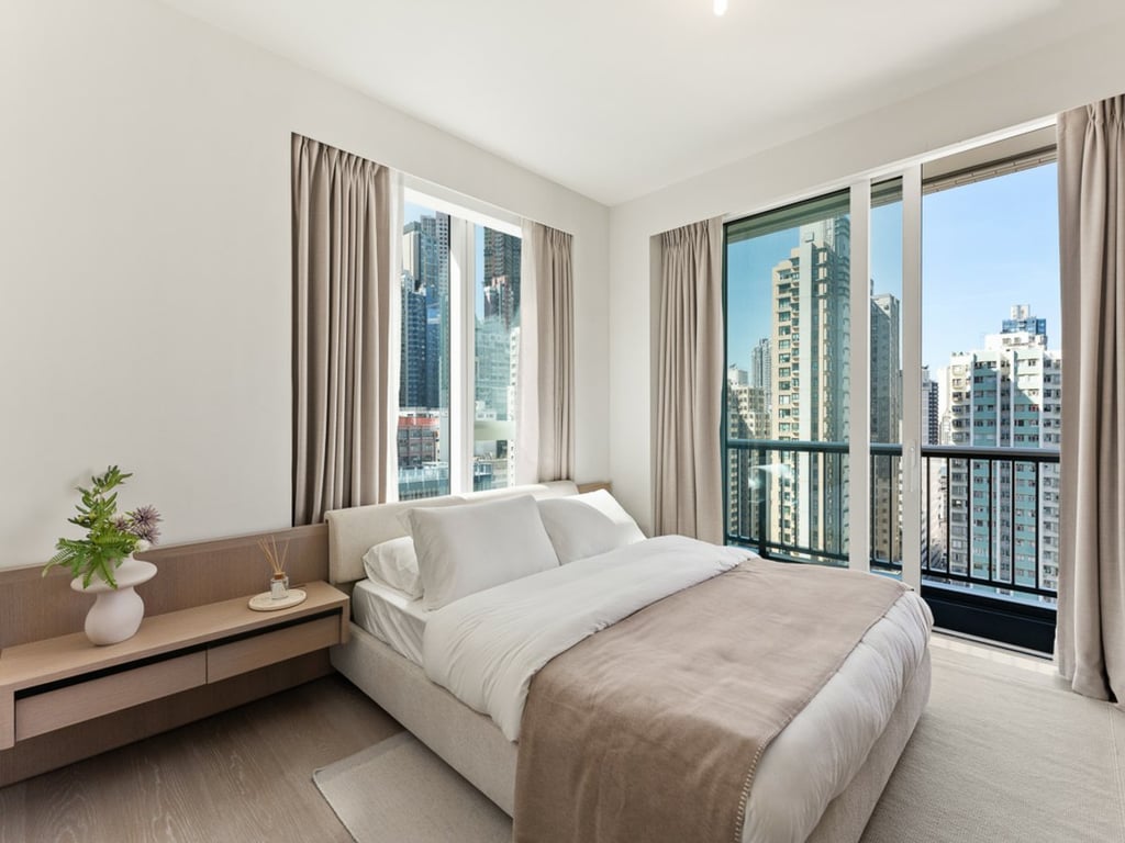 https://img.propertyraptor.com/cdn-cgi/imagedelivery/KD5bF_AFL0JDTbKLWF7z9g/ap8/ap8_001/hornet/prp/img/cc3c51c2bc2a995b1120f8e507d34acc.jpg/public