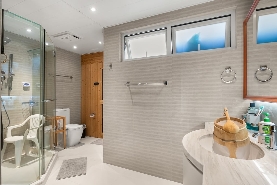 https://img.propertyraptor.com/cdn-cgi/imagedelivery/KD5bF_AFL0JDTbKLWF7z9g/ap8/ap8_001/hornet/prp/img/cc9348011f474818e91bbdb2058a000f-wtm.jpg/public