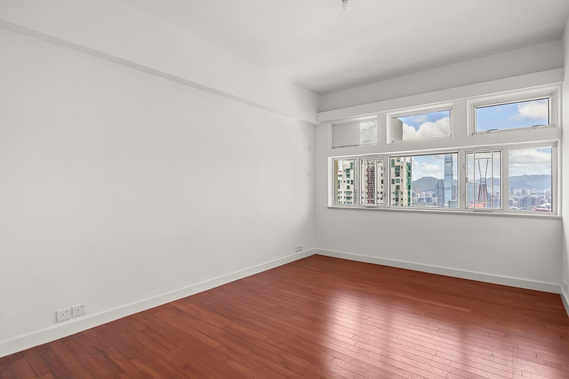 https://img.propertyraptor.com/cdn-cgi/imagedelivery/KD5bF_AFL0JDTbKLWF7z9g/ap8/ap8_001/hornet/prp/img/ccaddef2b50348aad0c1817f322f183d-wtm.jpg/public