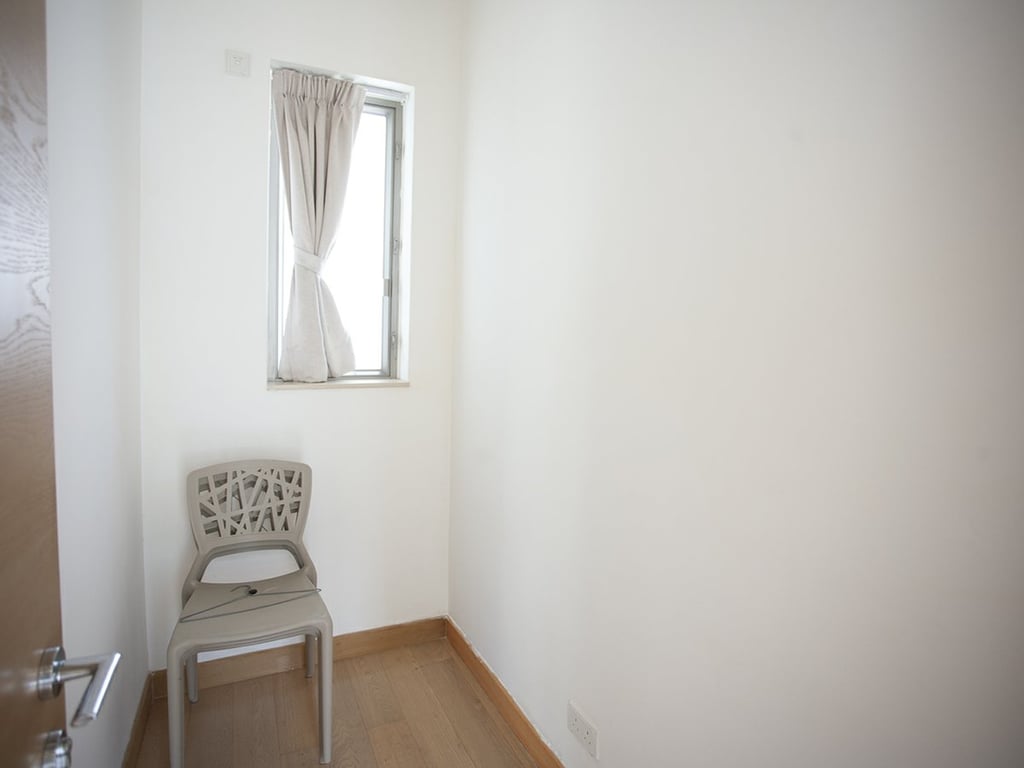 https://img.propertyraptor.com/cdn-cgi/imagedelivery/KD5bF_AFL0JDTbKLWF7z9g/ap8/ap8_001/hornet/prp/img/cccca8126f21683de687553b78fdc1aa-wtm.jpg/public