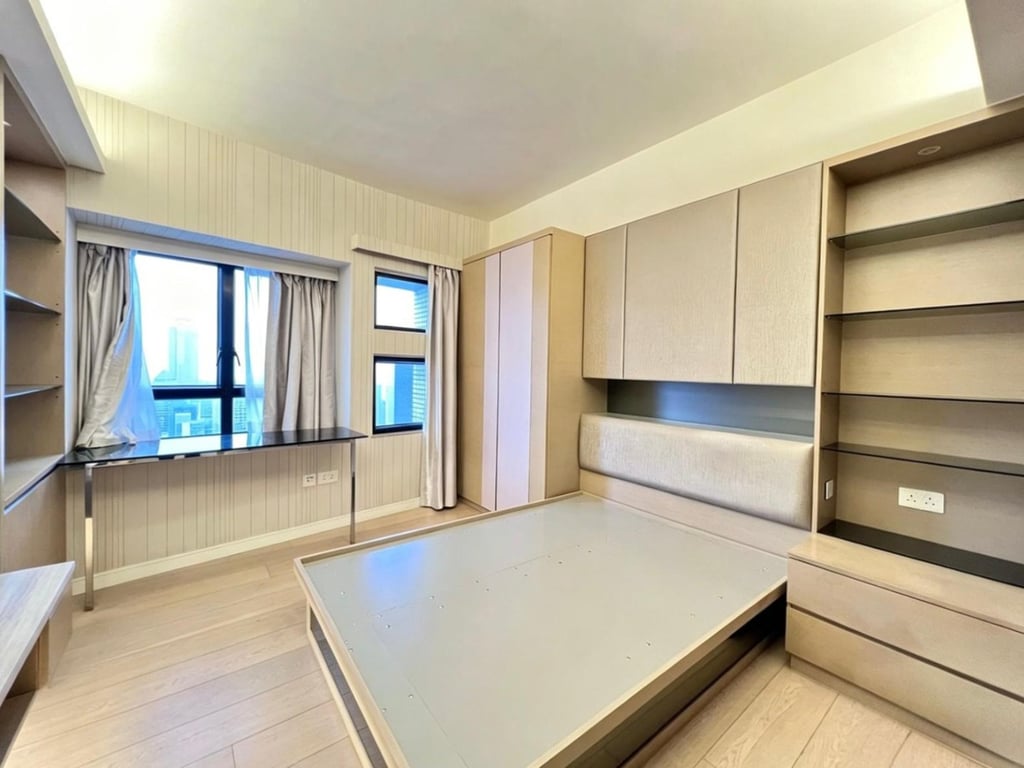 https://img.propertyraptor.com/cdn-cgi/imagedelivery/KD5bF_AFL0JDTbKLWF7z9g/ap8/ap8_001/hornet/prp/img/ccd194945dce6454102b25d1223c6c10-wtm.jpg/public