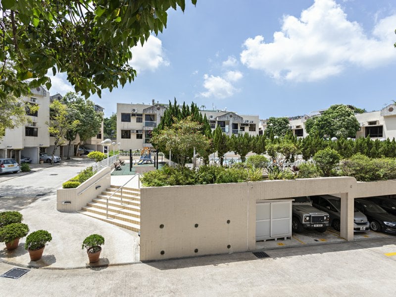 https://img.propertyraptor.com/cdn-cgi/imagedelivery/KD5bF_AFL0JDTbKLWF7z9g/ap8/ap8_001/hornet/prp/img/ccd900f14d1a494a7c8a5579aa6a9fe3.jpg/public