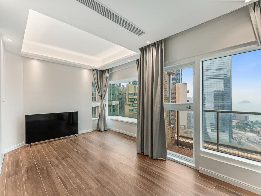 https://img.propertyraptor.com/cdn-cgi/imagedelivery/KD5bF_AFL0JDTbKLWF7z9g/ap8/ap8_001/hornet/prp/img/cce326f1491605539136f691886160d9-wtm.jpg/public