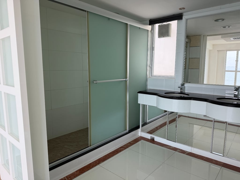 https://img.propertyraptor.com/cdn-cgi/imagedelivery/KD5bF_AFL0JDTbKLWF7z9g/ap8/ap8_001/hornet/prp/img/ccfd55f9258ef2c80708ea25b71f72d1-wtm.jpg/public