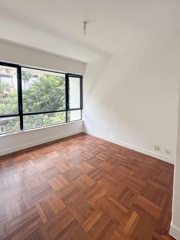 https://img.propertyraptor.com/cdn-cgi/imagedelivery/KD5bF_AFL0JDTbKLWF7z9g/ap8/ap8_001/hornet/prp/img/cd1628ea2197ad35e4e9160b6b39a408-wtm.jpg/public
