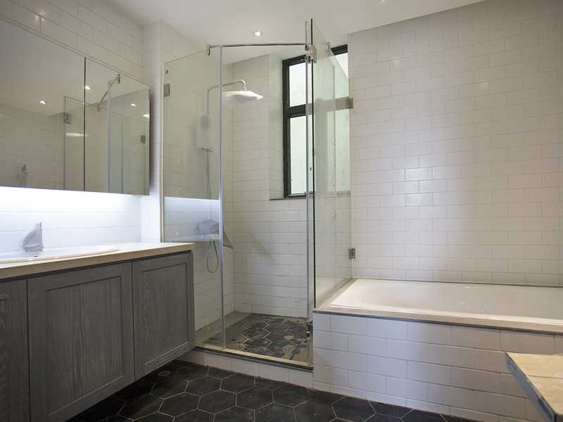 https://img.propertyraptor.com/cdn-cgi/imagedelivery/KD5bF_AFL0JDTbKLWF7z9g/ap8/ap8_001/hornet/prp/img/cd2c39096404a279ddc638105d483a69.jpg/public