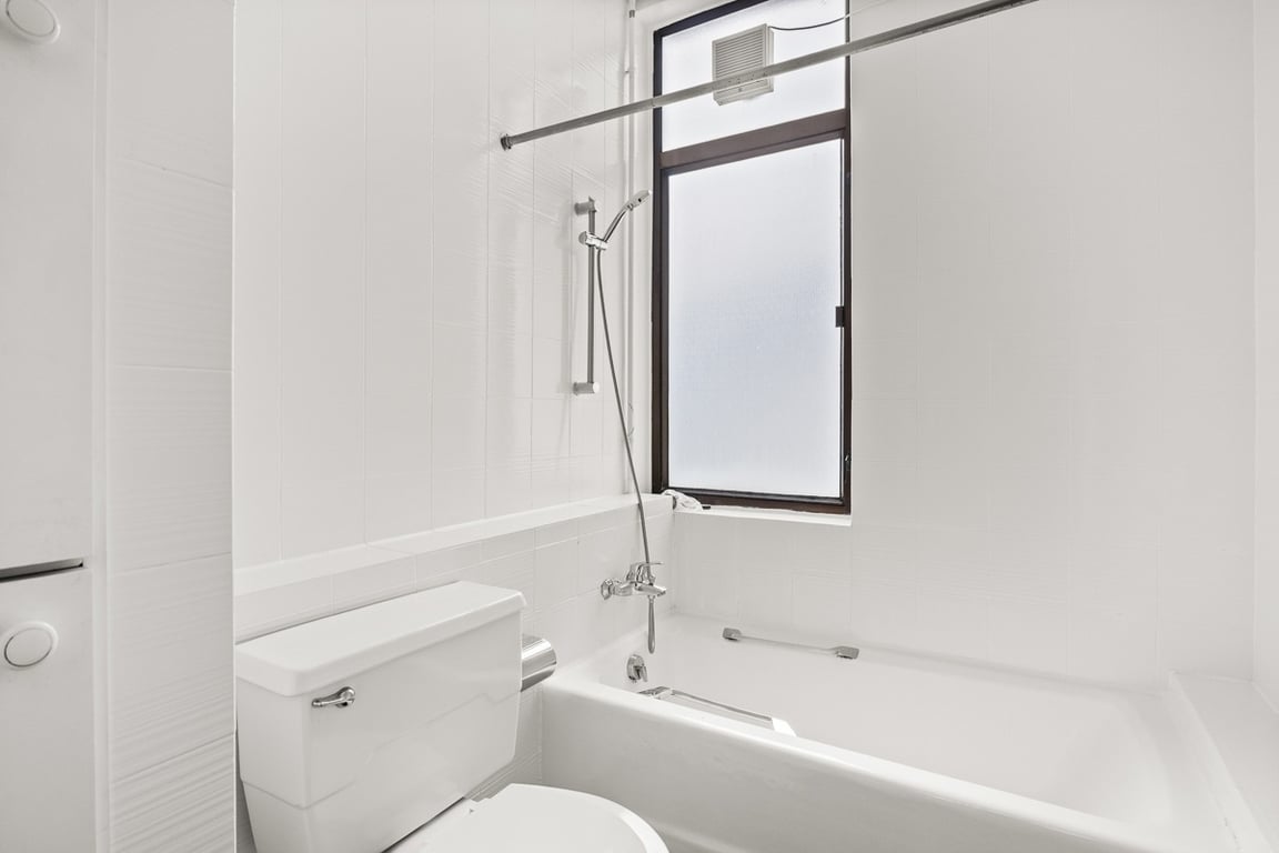 https://img.propertyraptor.com/cdn-cgi/imagedelivery/KD5bF_AFL0JDTbKLWF7z9g/ap8/ap8_001/hornet/prp/img/cd3cc90fe3ce0150cf58a2106afe1dfa-wtm.jpg/public