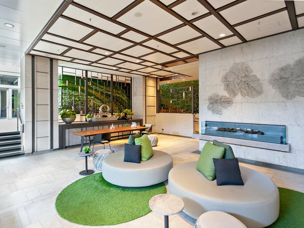 https://img.propertyraptor.com/cdn-cgi/imagedelivery/KD5bF_AFL0JDTbKLWF7z9g/ap8/ap8_001/hornet/prp/img/cd41813368de5cf754279c8fca3686c3.jpg/public