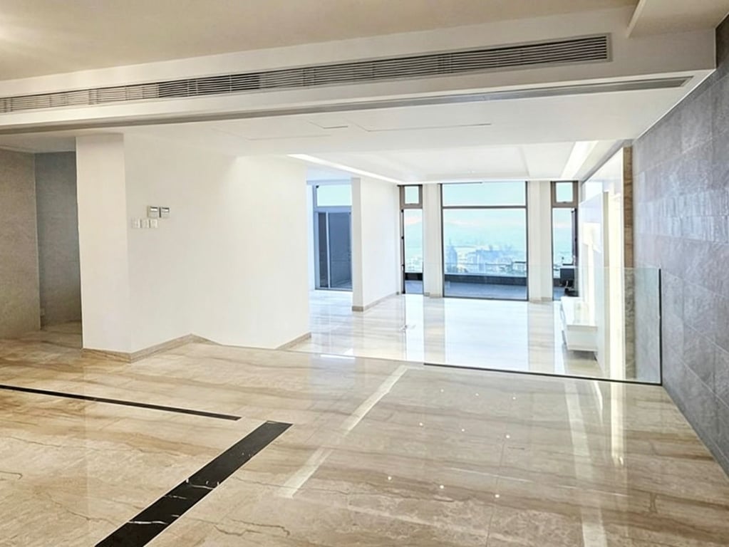 https://img.propertyraptor.com/cdn-cgi/imagedelivery/KD5bF_AFL0JDTbKLWF7z9g/ap8/ap8_001/hornet/prp/img/cd66575defc4ff229f64a92ad70e7a46-wtm.jpg/public