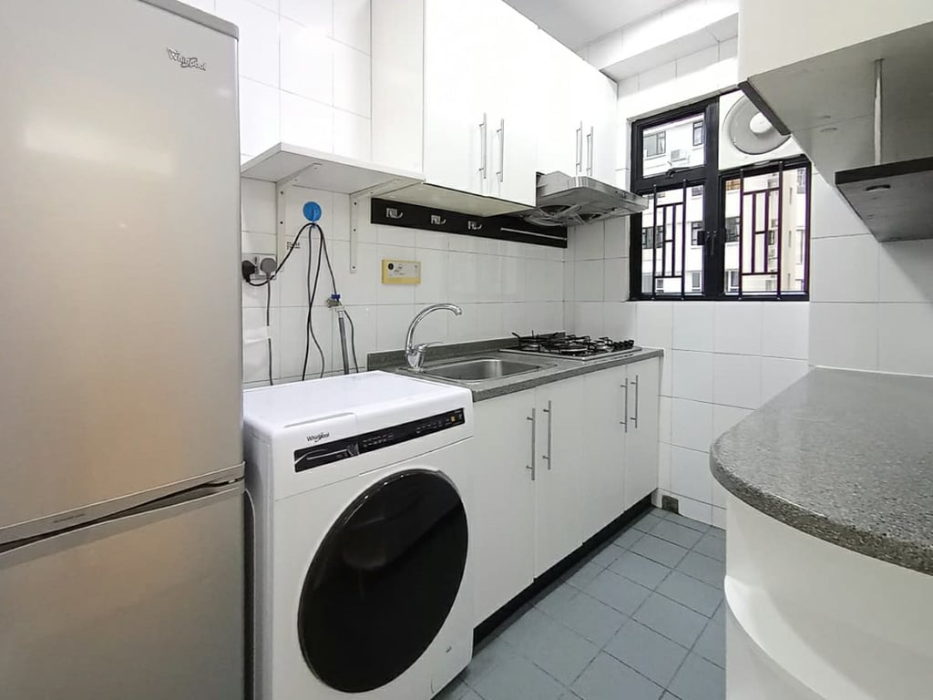 https://img.propertyraptor.com/cdn-cgi/imagedelivery/KD5bF_AFL0JDTbKLWF7z9g/ap8/ap8_001/hornet/prp/img/cd671acce586340ce1d30770ccbcff15-wtm.jpg/public