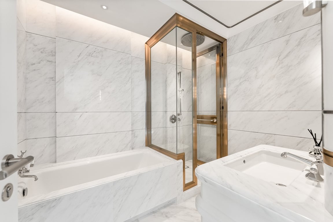 https://img.propertyraptor.com/cdn-cgi/imagedelivery/KD5bF_AFL0JDTbKLWF7z9g/ap8/ap8_001/hornet/prp/img/cd7d58322476c815f21e77c5dcc162af-wtm.jpg/public