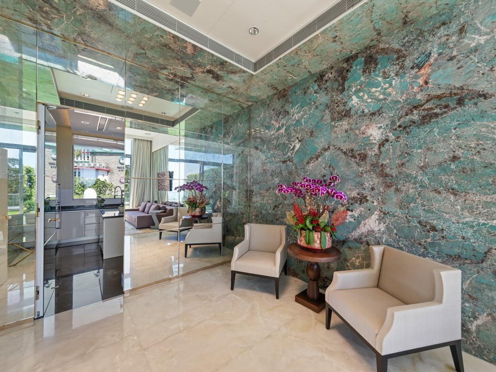 https://img.propertyraptor.com/cdn-cgi/imagedelivery/KD5bF_AFL0JDTbKLWF7z9g/ap8/ap8_001/hornet/prp/img/cd979a42ed38063bb3dcf24f22f93156.jpg/public