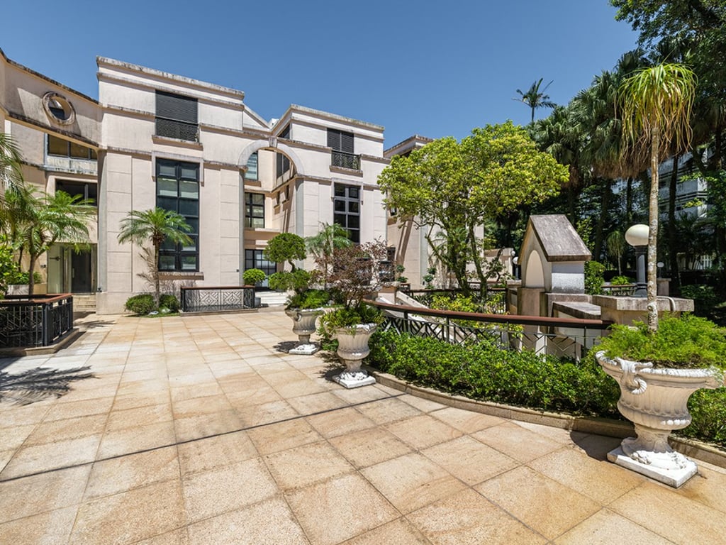 https://img.propertyraptor.com/cdn-cgi/imagedelivery/KD5bF_AFL0JDTbKLWF7z9g/ap8/ap8_001/hornet/prp/img/cd98df20ffed61d0579f4b75c2e164a6.jpg/public