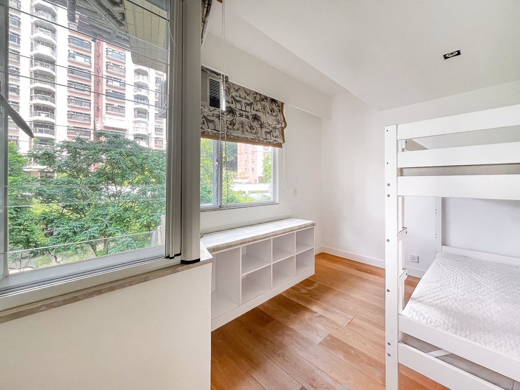 https://img.propertyraptor.com/cdn-cgi/imagedelivery/KD5bF_AFL0JDTbKLWF7z9g/ap8/ap8_001/hornet/prp/img/cdb0ddfeab0574add6900b7317fe1572-wtm.jpg/public