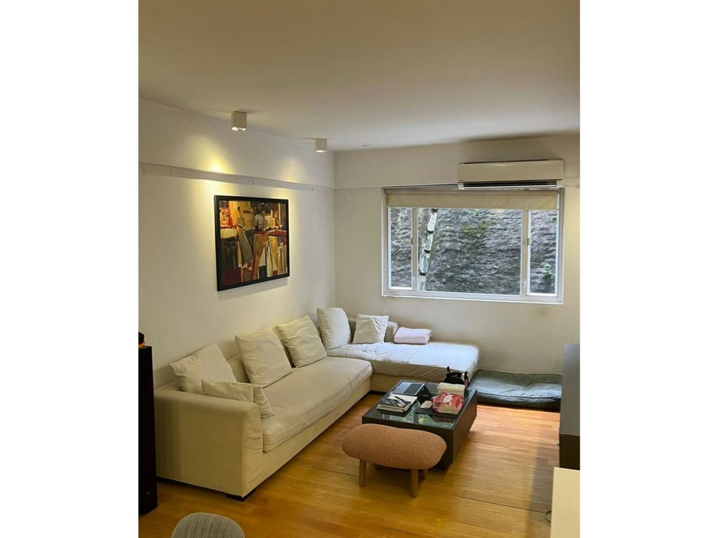 https://img.propertyraptor.com/cdn-cgi/imagedelivery/KD5bF_AFL0JDTbKLWF7z9g/ap8/ap8_001/hornet/prp/img/cde3ac77bf0336d9af5217ba19e3fa9a.jpg/public