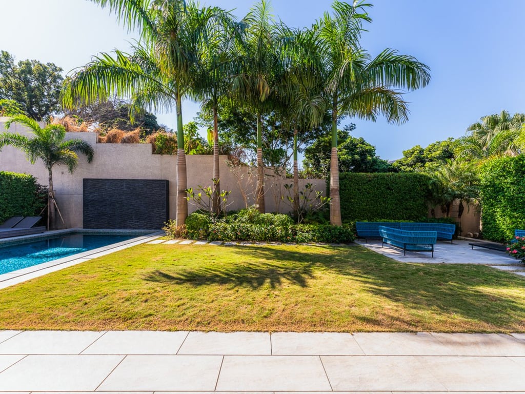 https://img.propertyraptor.com/cdn-cgi/imagedelivery/KD5bF_AFL0JDTbKLWF7z9g/ap8/ap8_001/hornet/prp/img/cdfad48691533b8217428c2d7266c074.jpg/public