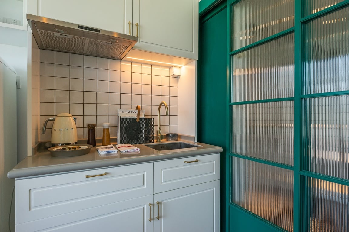 https://img.propertyraptor.com/cdn-cgi/imagedelivery/KD5bF_AFL0JDTbKLWF7z9g/ap8/ap8_001/hornet/prp/img/ce60996765039bc113f978d4c821239f-wtm.jpg/public