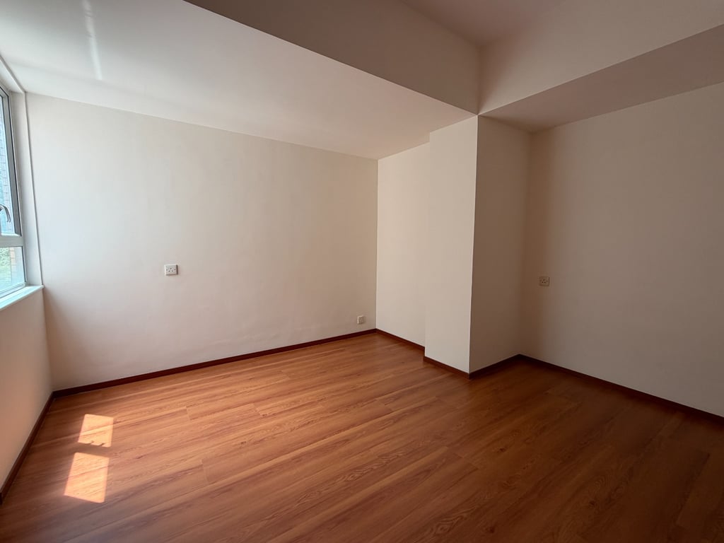 https://img.propertyraptor.com/cdn-cgi/imagedelivery/KD5bF_AFL0JDTbKLWF7z9g/ap8/ap8_001/hornet/prp/img/ce732aba9d2a75226cdb54939ebb5d21-wtm.jpg/public