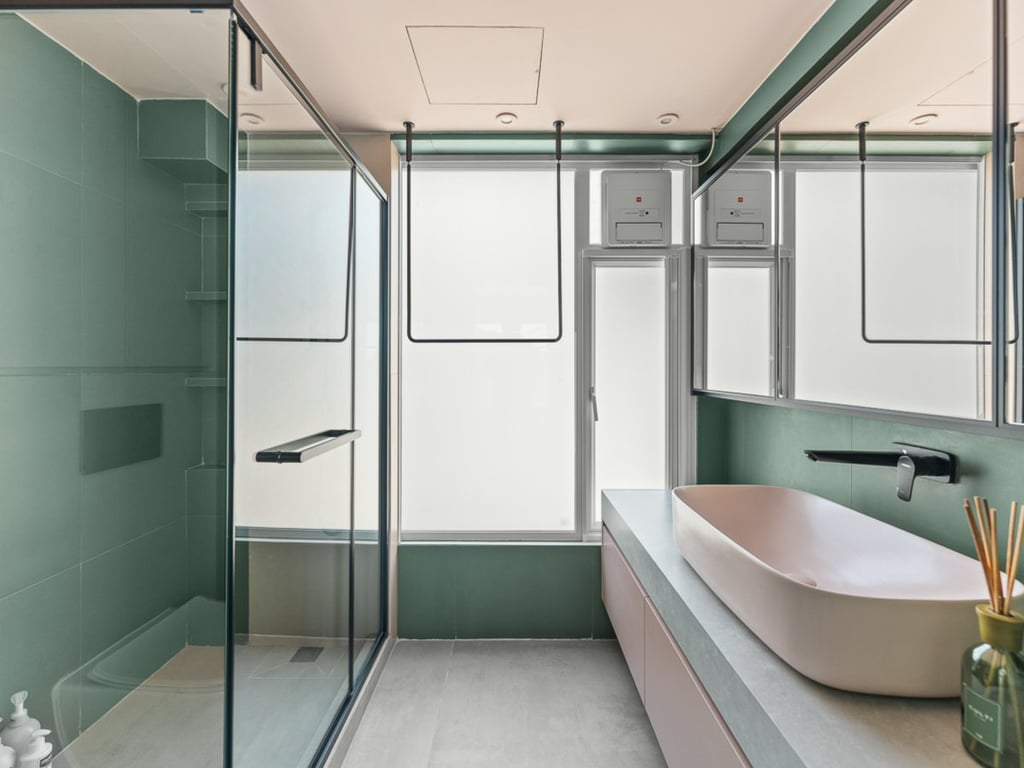 https://img.propertyraptor.com/cdn-cgi/imagedelivery/KD5bF_AFL0JDTbKLWF7z9g/ap8/ap8_001/hornet/prp/img/ce7ade5cc7d248f47ea6ec57071637df.jpg/public