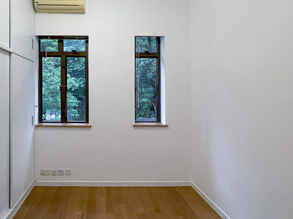https://img.propertyraptor.com/cdn-cgi/imagedelivery/KD5bF_AFL0JDTbKLWF7z9g/ap8/ap8_001/hornet/prp/img/ce8fa4cd9dfdc570c108ed764579aca6.jpg/public
