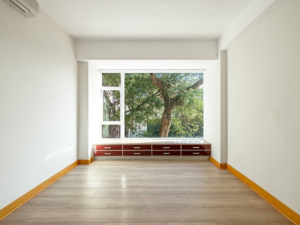 https://img.propertyraptor.com/cdn-cgi/imagedelivery/KD5bF_AFL0JDTbKLWF7z9g/ap8/ap8_001/hornet/prp/img/ce9d170a9056be299466194313e7a560.jpg/public