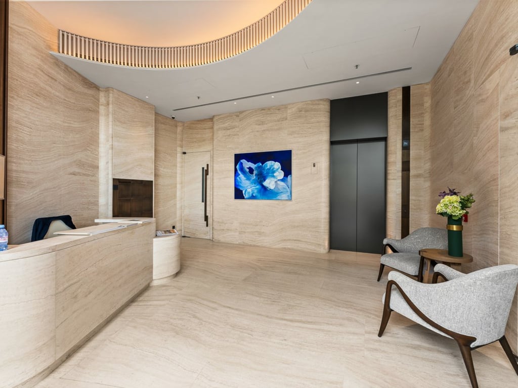 https://img.propertyraptor.com/cdn-cgi/imagedelivery/KD5bF_AFL0JDTbKLWF7z9g/ap8/ap8_001/hornet/prp/img/cec270337fb36d6ae6fad89e953a9002-wtm.jpg/public