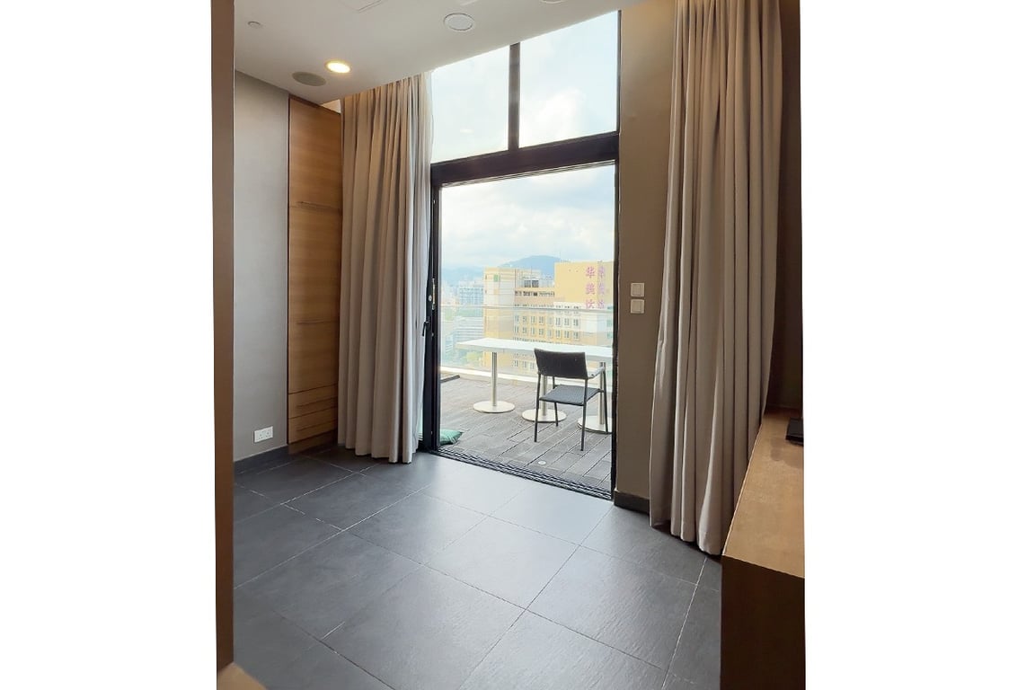https://img.propertyraptor.com/cdn-cgi/imagedelivery/KD5bF_AFL0JDTbKLWF7z9g/ap8/ap8_001/hornet/prp/img/ced6e8f97080fbc6b519753993582e60-wtm.jpg/public