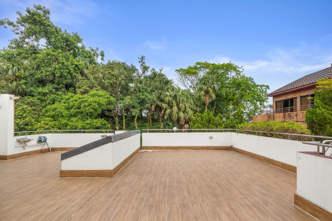 https://img.propertyraptor.com/cdn-cgi/imagedelivery/KD5bF_AFL0JDTbKLWF7z9g/ap8/ap8_001/hornet/prp/img/ceed08337dec3a3f739bbcb9d2ef5300-wtm.jpg/public