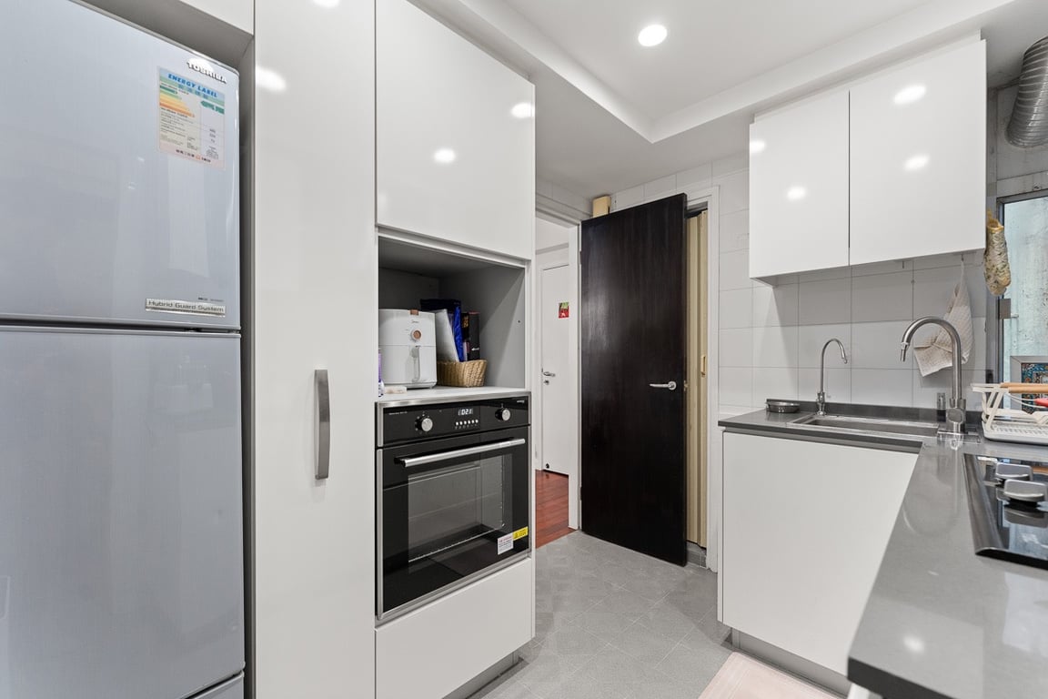 https://img.propertyraptor.com/cdn-cgi/imagedelivery/KD5bF_AFL0JDTbKLWF7z9g/ap8/ap8_001/hornet/prp/img/cf12071062775fee93db8ab5705961f3-wtm.jpg/public