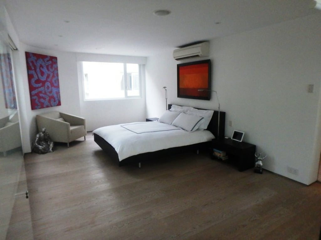 https://img.propertyraptor.com/cdn-cgi/imagedelivery/KD5bF_AFL0JDTbKLWF7z9g/ap8/ap8_001/hornet/prp/img/cf8567e5f8e024579d2ef5536409c769.jpg/public