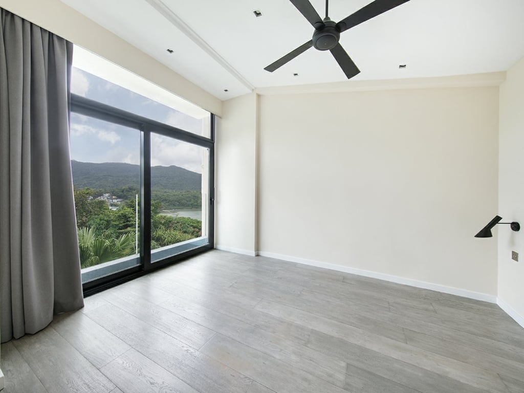 https://img.propertyraptor.com/cdn-cgi/imagedelivery/KD5bF_AFL0JDTbKLWF7z9g/ap8/ap8_001/hornet/prp/img/cfe16bb5e37a20bf75334a336612fdcb.jpg/public