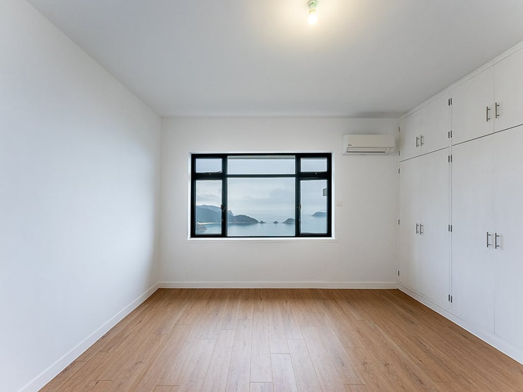 https://img.propertyraptor.com/cdn-cgi/imagedelivery/KD5bF_AFL0JDTbKLWF7z9g/ap8/ap8_001/hornet/prp/img/cfefe46ae4e98b3ab0f60b5e8a7931fa.jpg/public