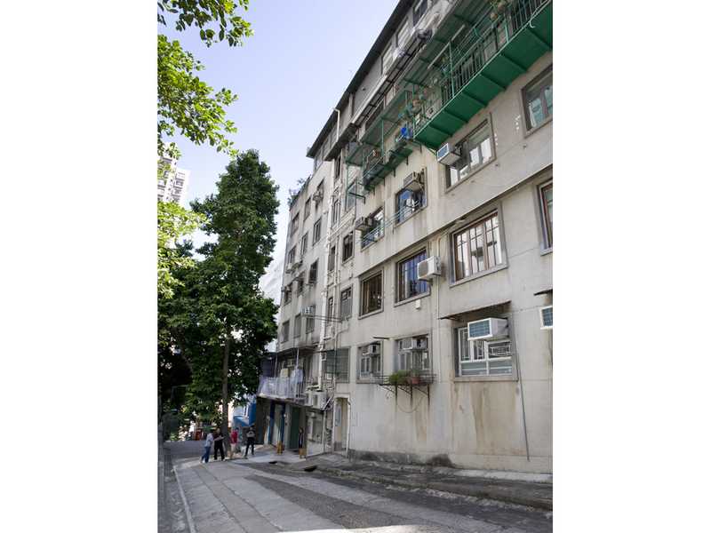 https://img.propertyraptor.com/cdn-cgi/imagedelivery/KD5bF_AFL0JDTbKLWF7z9g/ap8/ap8_001/hornet/prp/img/d01346283dea7271c3245c7b1c3dc8ce.jpg/public