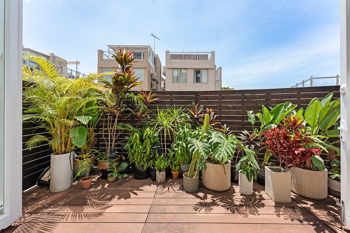 https://img.propertyraptor.com/cdn-cgi/imagedelivery/KD5bF_AFL0JDTbKLWF7z9g/ap8/ap8_001/hornet/prp/img/d0468d620204c92952a4bc56cd0cf56d-wtm.jpg/public