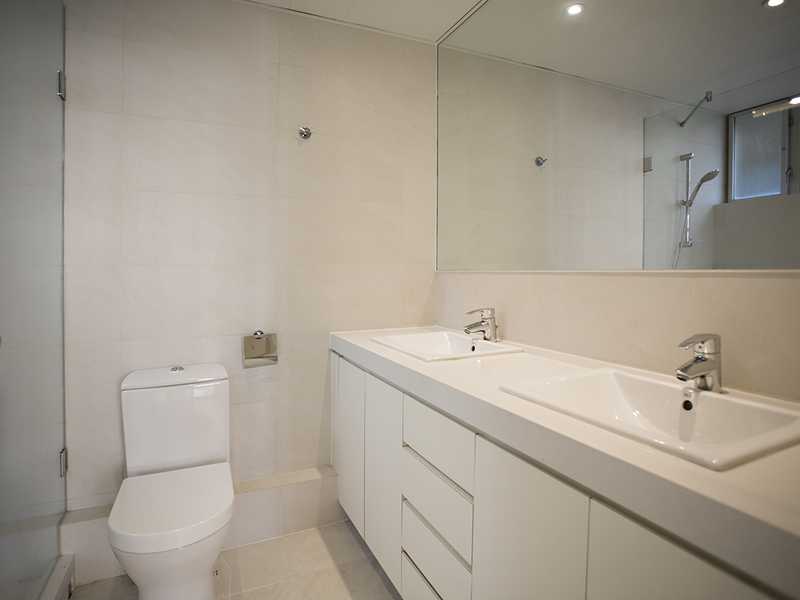 https://img.propertyraptor.com/cdn-cgi/imagedelivery/KD5bF_AFL0JDTbKLWF7z9g/ap8/ap8_001/hornet/prp/img/d04f6e16f24ac918af084202e11223c2.jpg/public