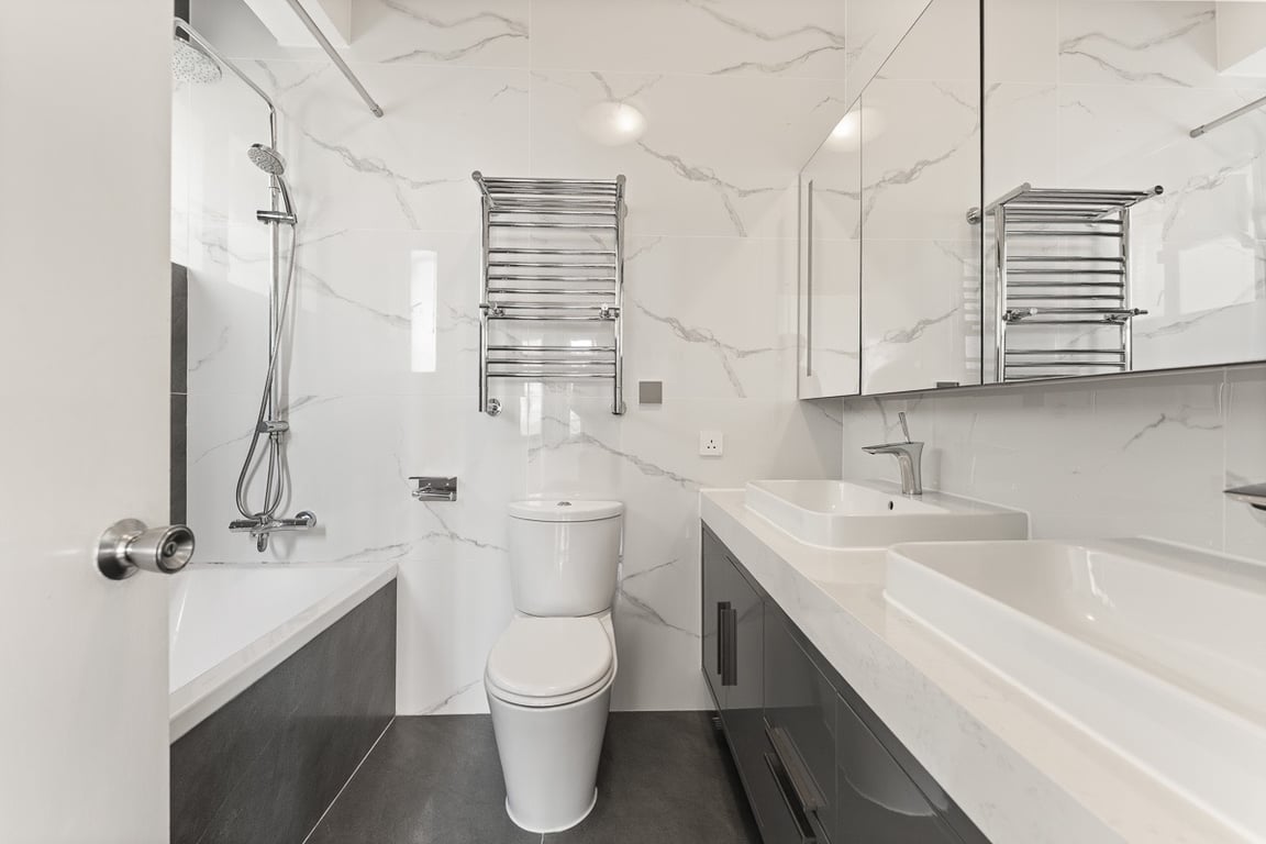 https://img.propertyraptor.com/cdn-cgi/imagedelivery/KD5bF_AFL0JDTbKLWF7z9g/ap8/ap8_001/hornet/prp/img/d073d68f442344e53c7defd63ab85384-wtm.jpg/public