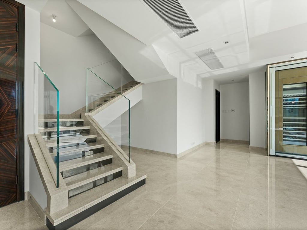 https://img.propertyraptor.com/cdn-cgi/imagedelivery/KD5bF_AFL0JDTbKLWF7z9g/ap8/ap8_001/hornet/prp/img/d08fde7ab1043439d85acce73884448c-wtm.jpg/public