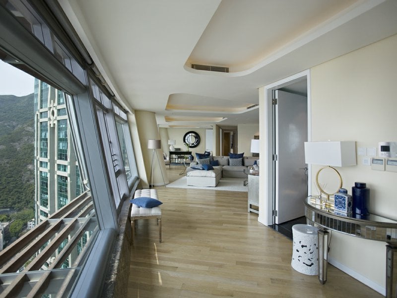 https://img.propertyraptor.com/cdn-cgi/imagedelivery/KD5bF_AFL0JDTbKLWF7z9g/ap8/ap8_001/hornet/prp/img/d09b4dce4d58d04395ca621d0cb2d65a.jpg/public